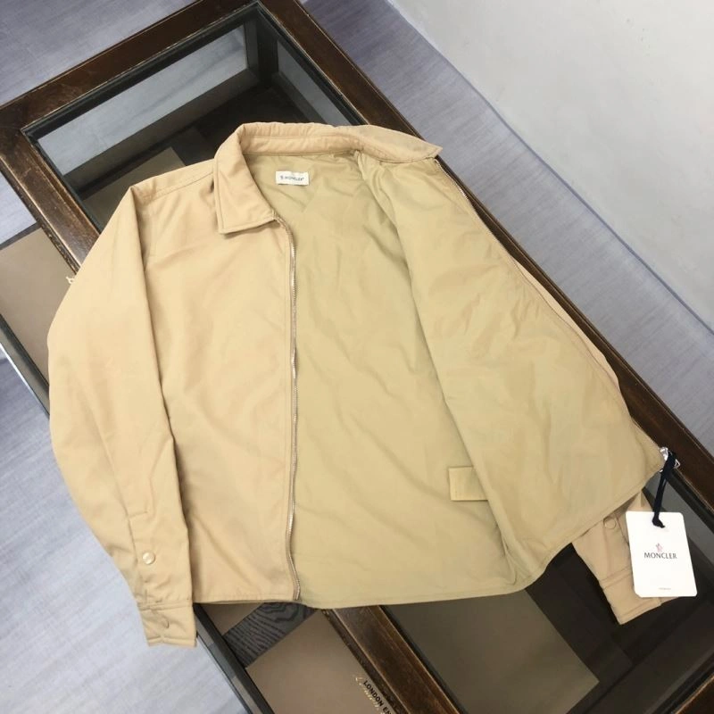 Elegant Moncler Outwear 143599