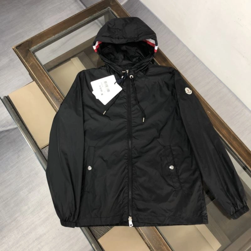 Moncler Outwear Vibrant 143583