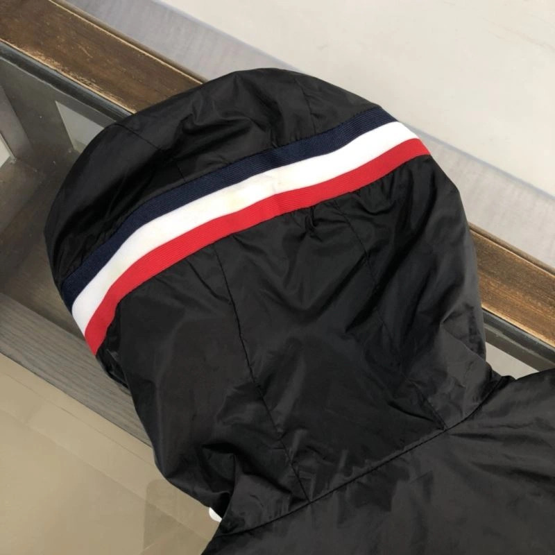 Moncler Outwear Vibrant 143583