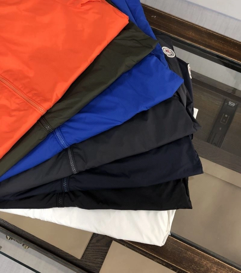 Moncler Outwear Versatile 143587