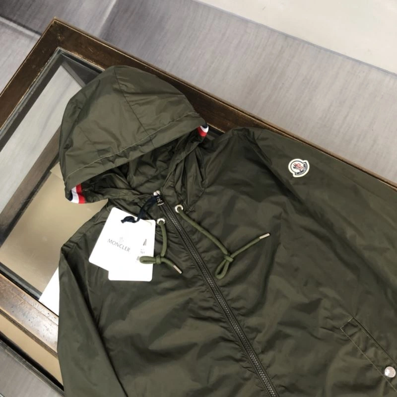 Moncler Outwear Versatile 143587