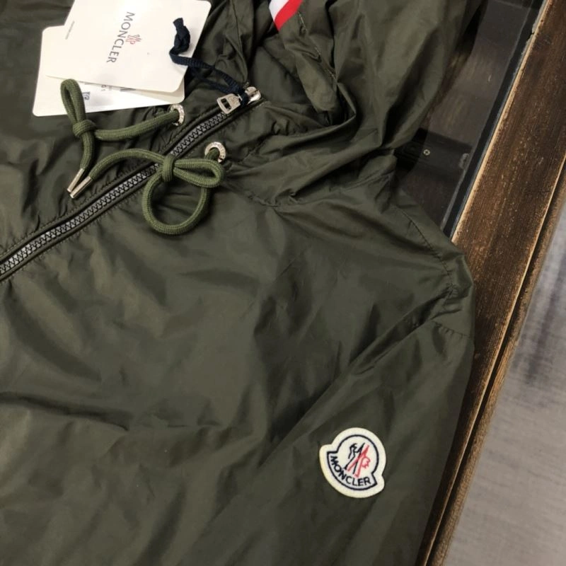 Moncler Outwear Versatile 143587