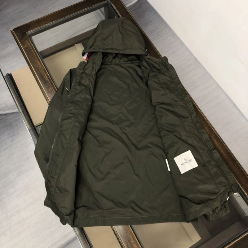 Moncler Outwear Versatile 143587