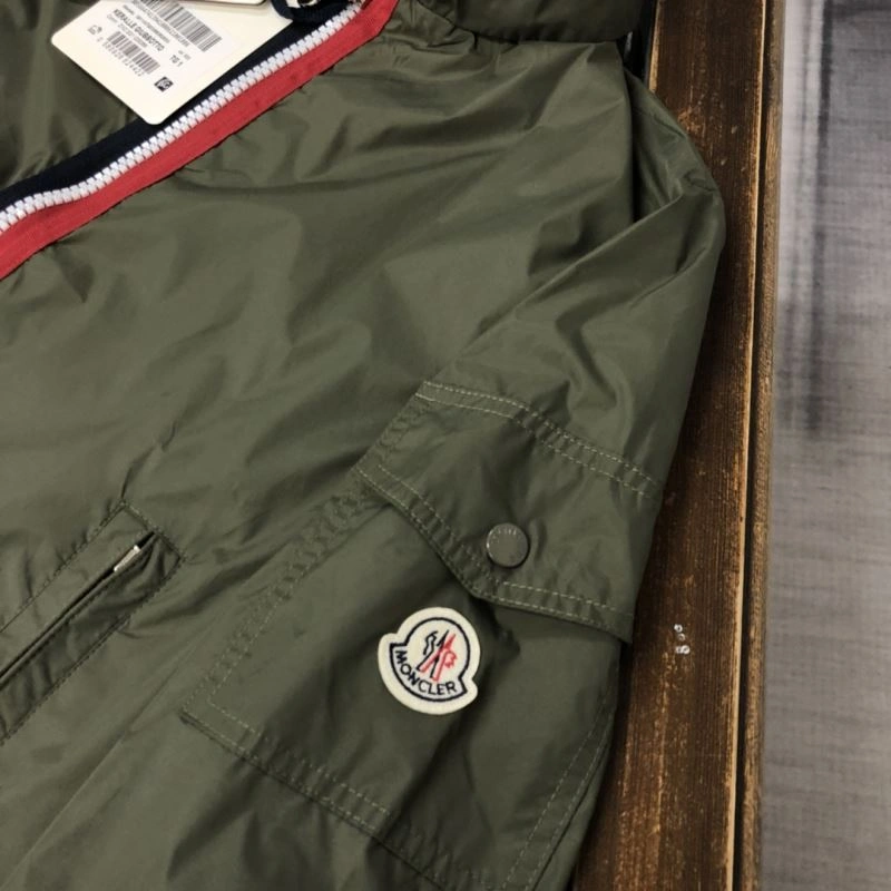 Moncler Outwear Comfortable 143585