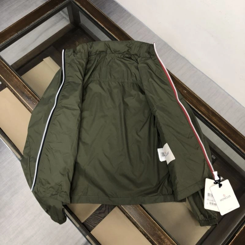 Moncler Outwear Comfortable 143585