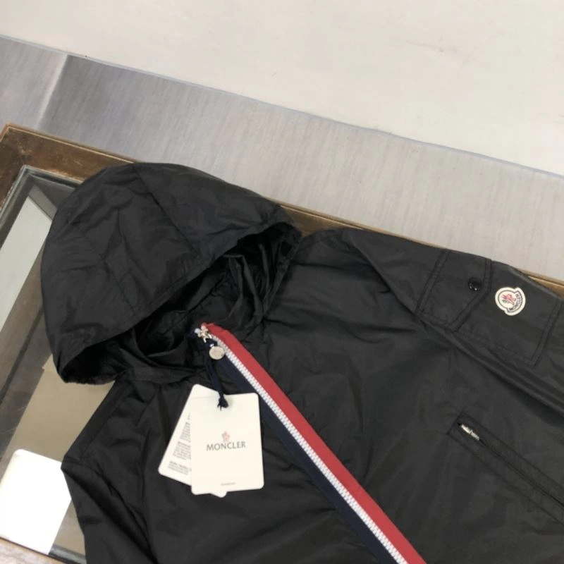 Moncler Outwear GoAnywhere 143588