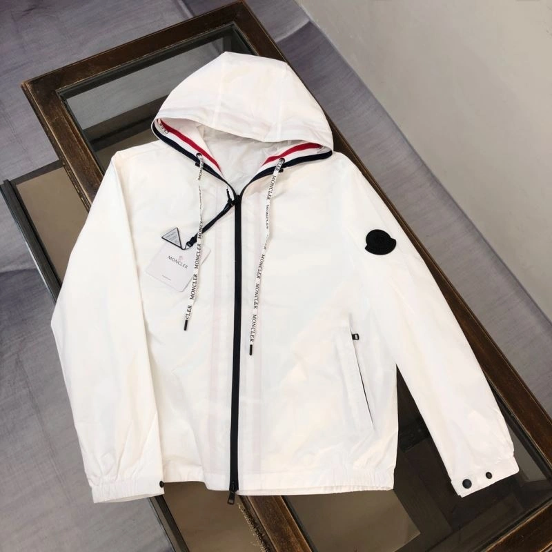 Moncler Outwear Elegant 143579