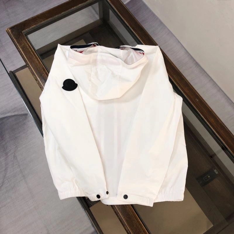 Moncler Outwear Elegant 143579