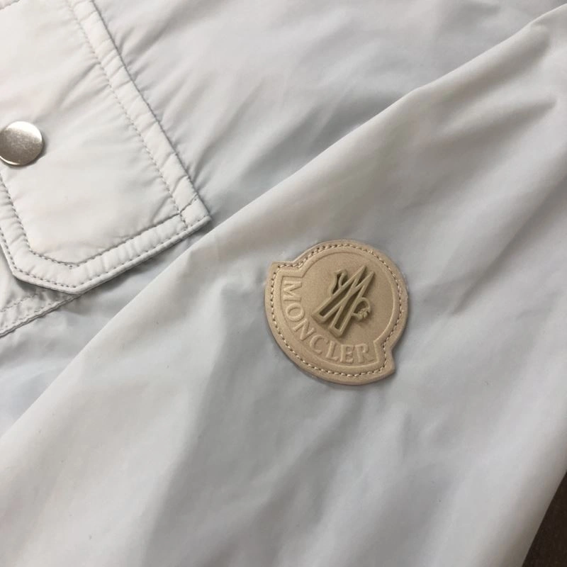 Classic Moncler Outwear 143584
