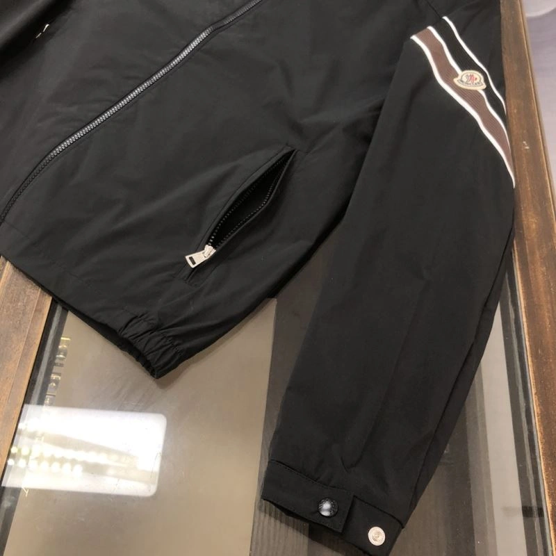 Moncler Outwear OnTrend 143574
