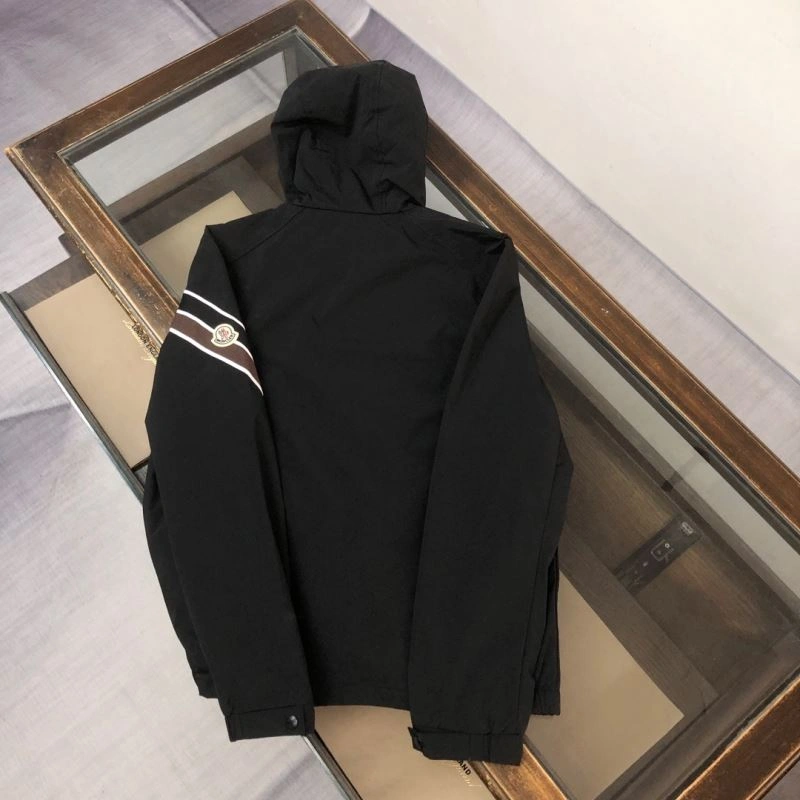 Moncler Outwear OnTrend 143574
