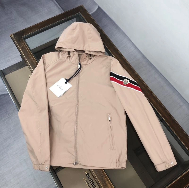 Trendy Moncler Outwear 143647