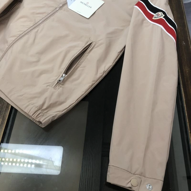 Trendy Moncler Outwear 143647