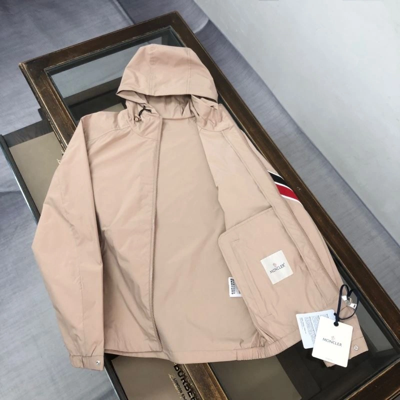 Trendy Moncler Outwear 143647