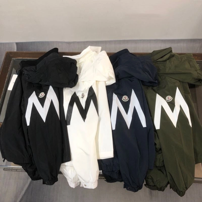 TechFriendly Moncler Outwear 143572