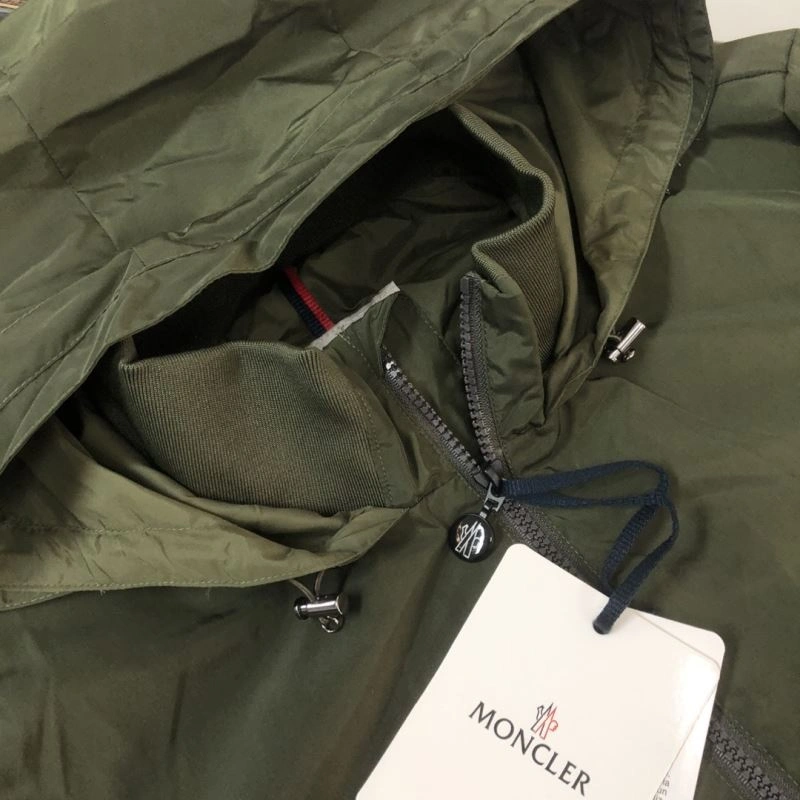 TechFriendly Moncler Outwear 143572