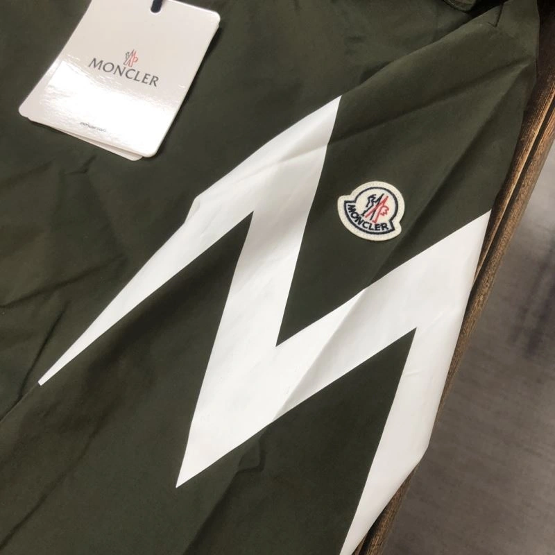 TechFriendly Moncler Outwear 143572