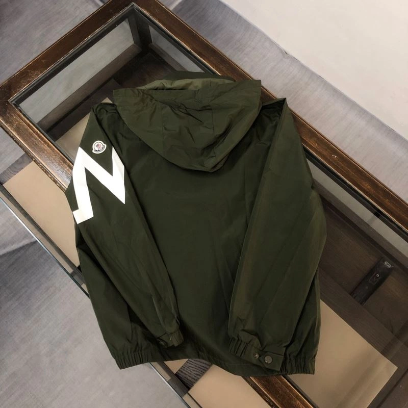 TechFriendly Moncler Outwear 143572