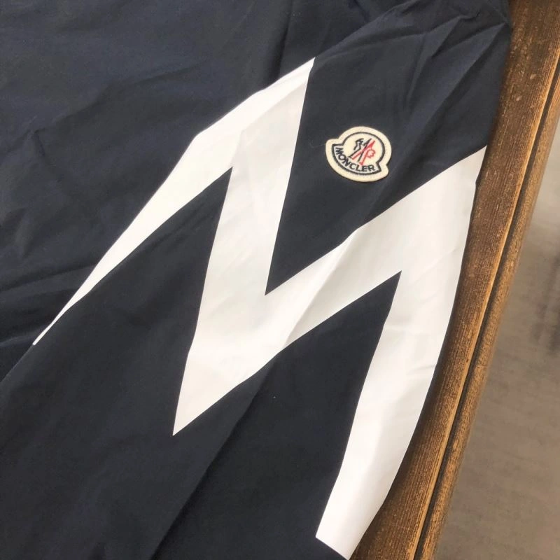 Original Moncler Outwear 143571