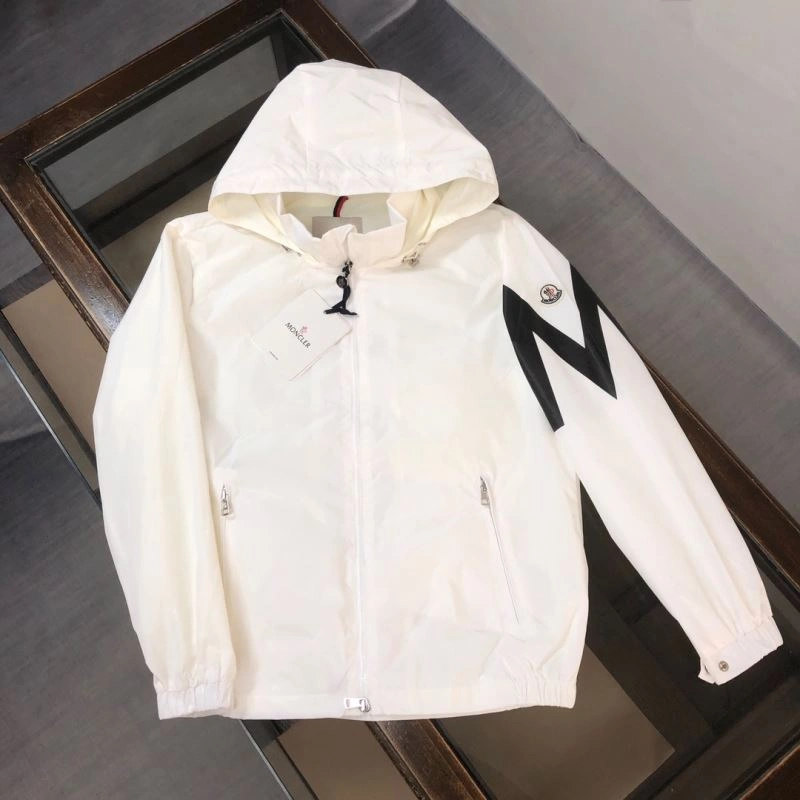 Moncler Outwear Snug 143569