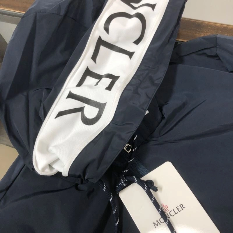 Modern Moncler Outwear 143568
