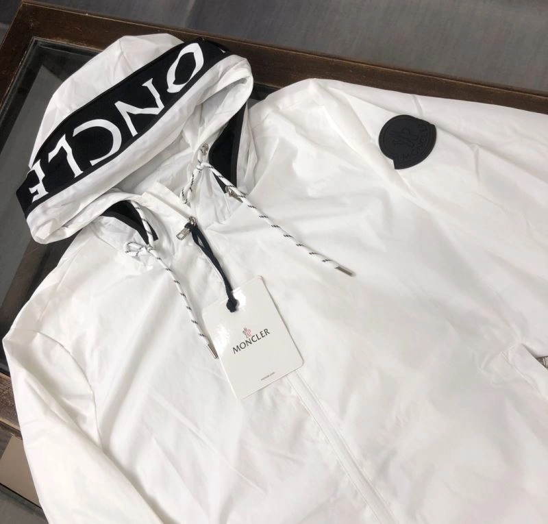 Chic Moncler Outwear 143567