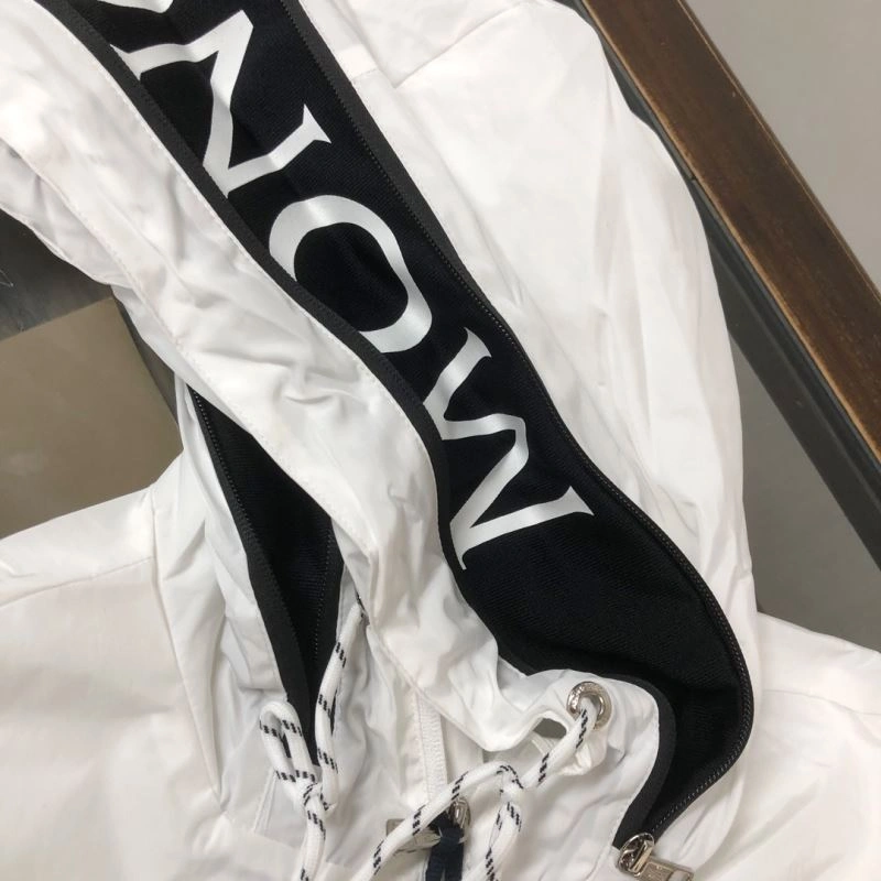 Chic Moncler Outwear 143567