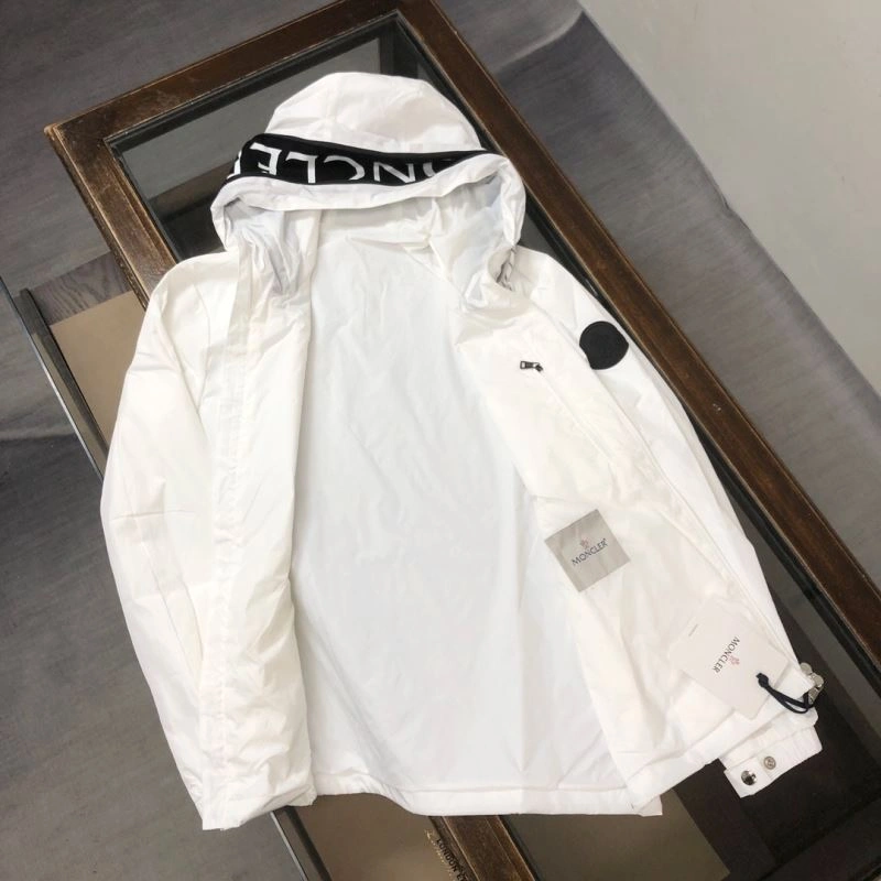 Chic Moncler Outwear 143567