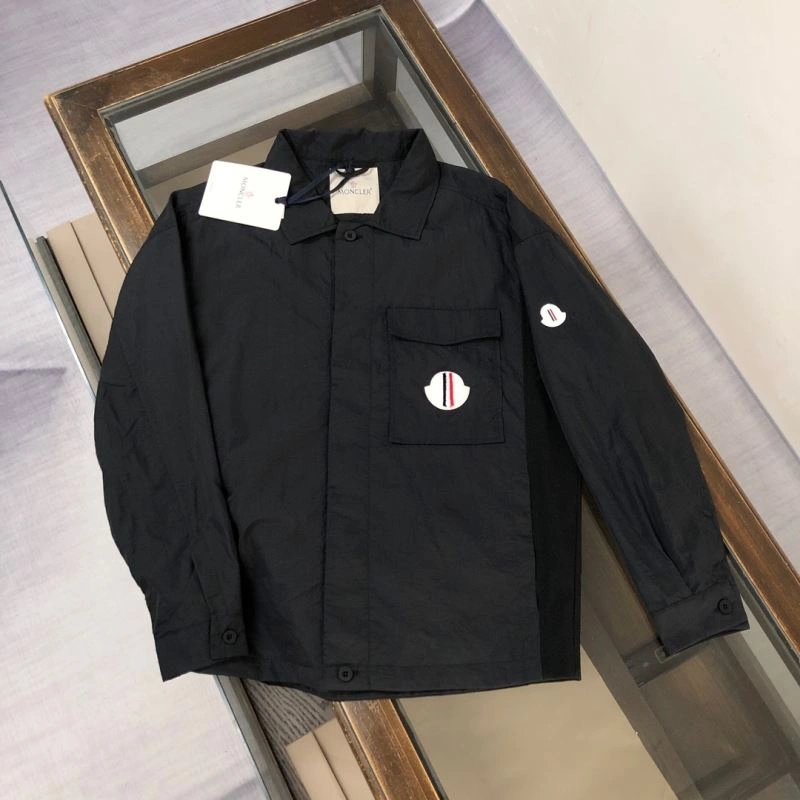 Moncler Outwear Lightweight 143554