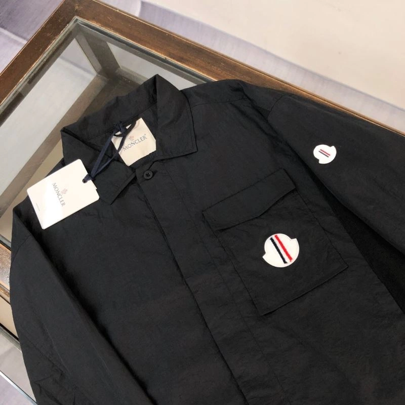 Moncler Outwear Lightweight 143554