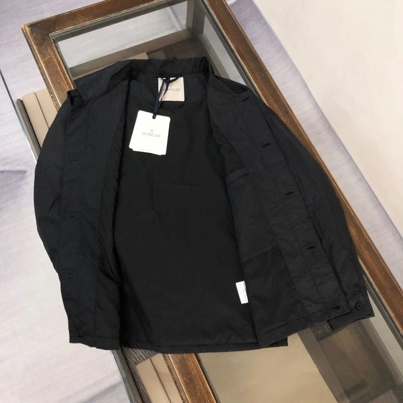 Moncler Outwear Lightweight 143554