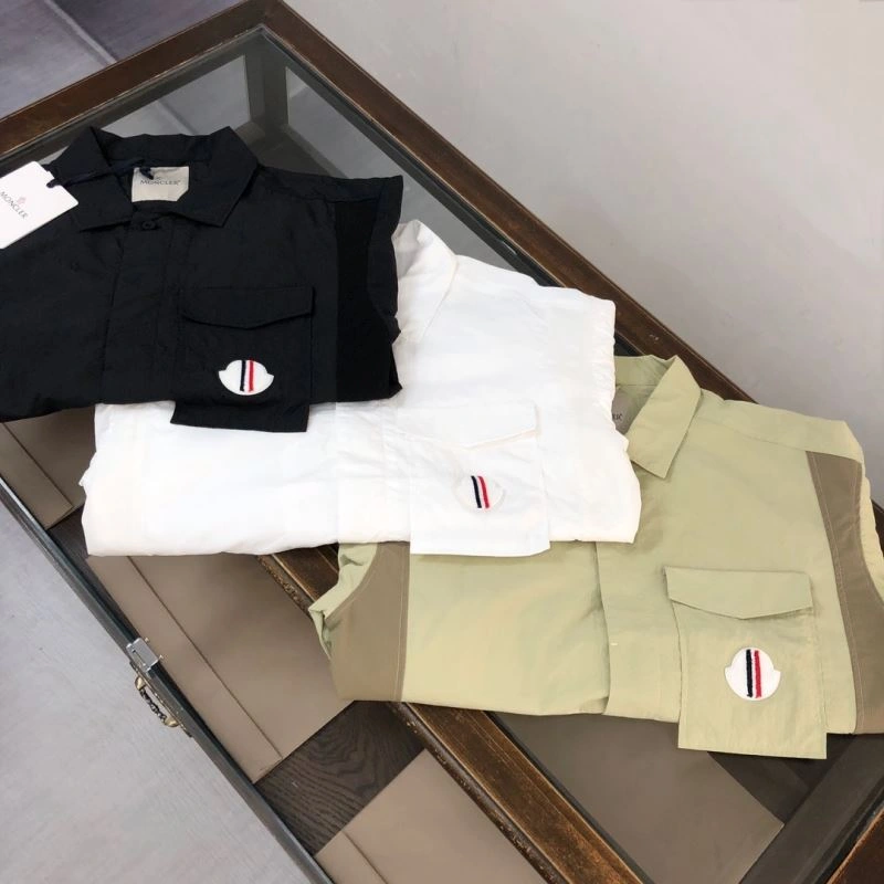 Moncler Outwear ComfortFit 143560