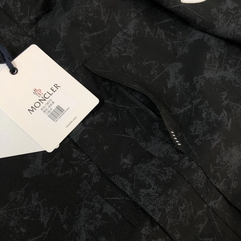 Original Moncler Outwear 143551