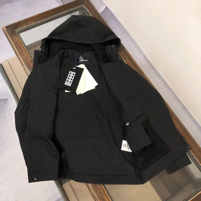 Moncler Outwear Premium 143558