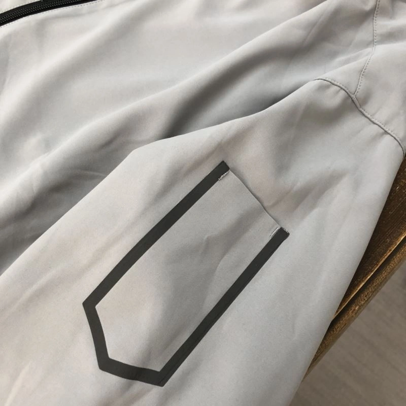 Breathable Moncler Outwear 143557