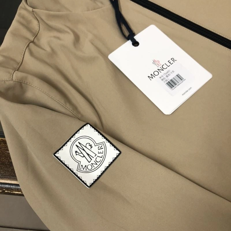 Practical Moncler Outwear 143549
