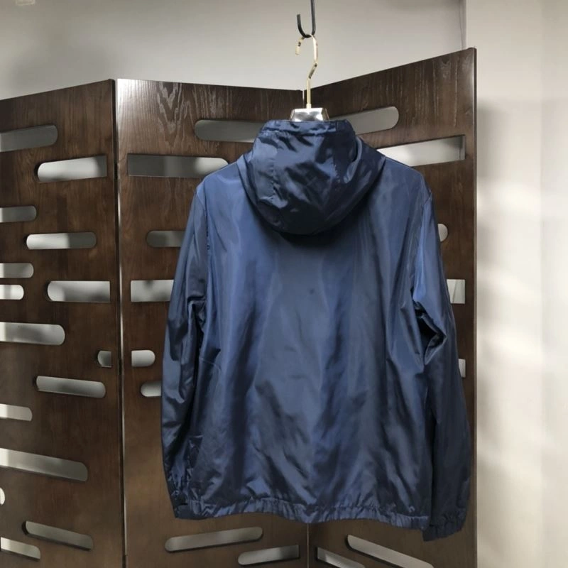 Bright Moncler Outwear 143537