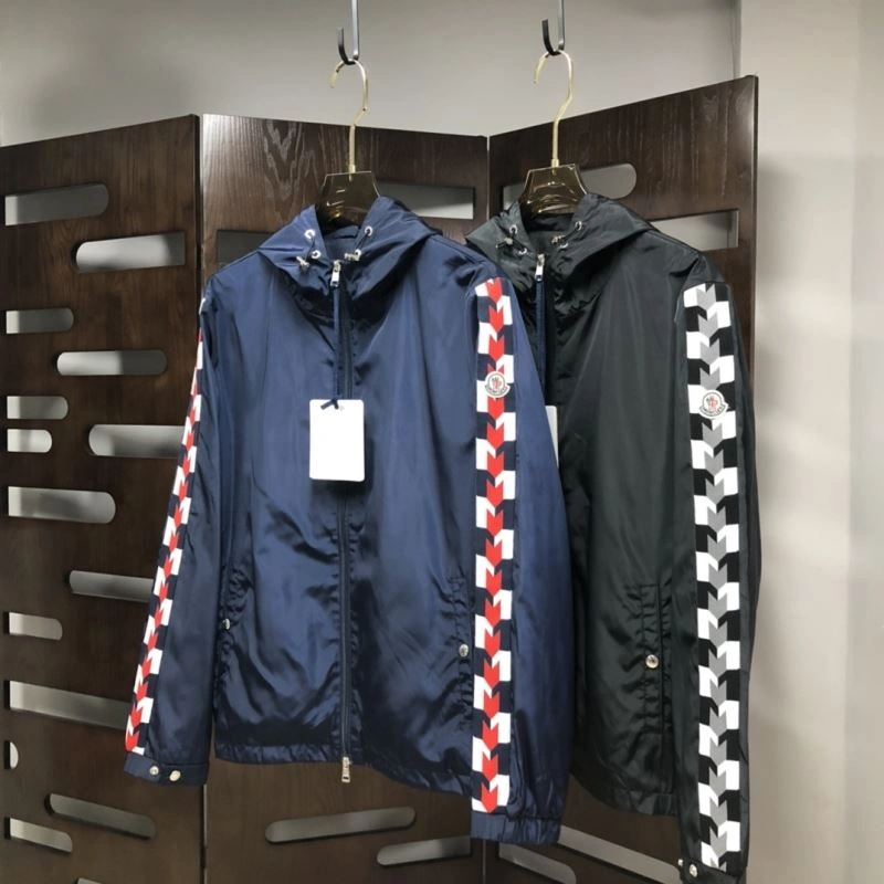 Comfortable Moncler Outwear 143550
