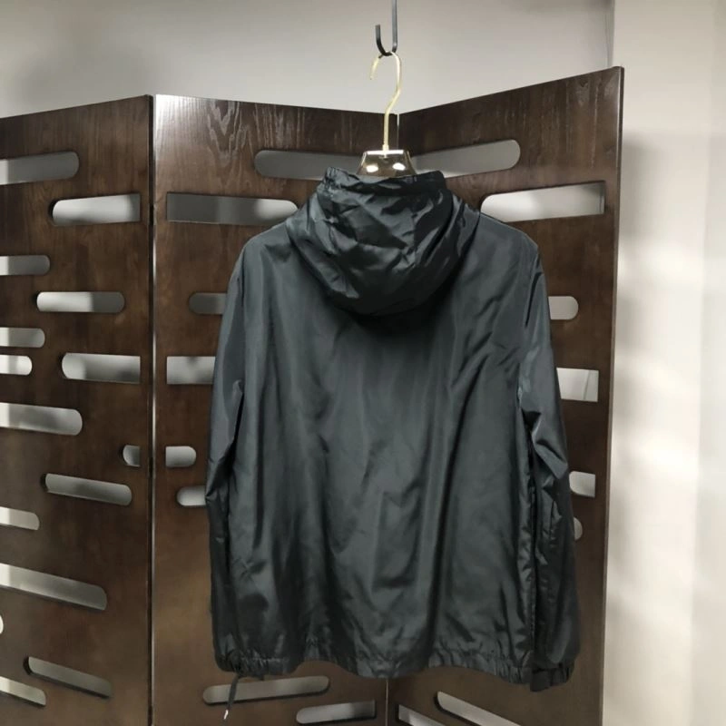 Comfortable Moncler Outwear 143550