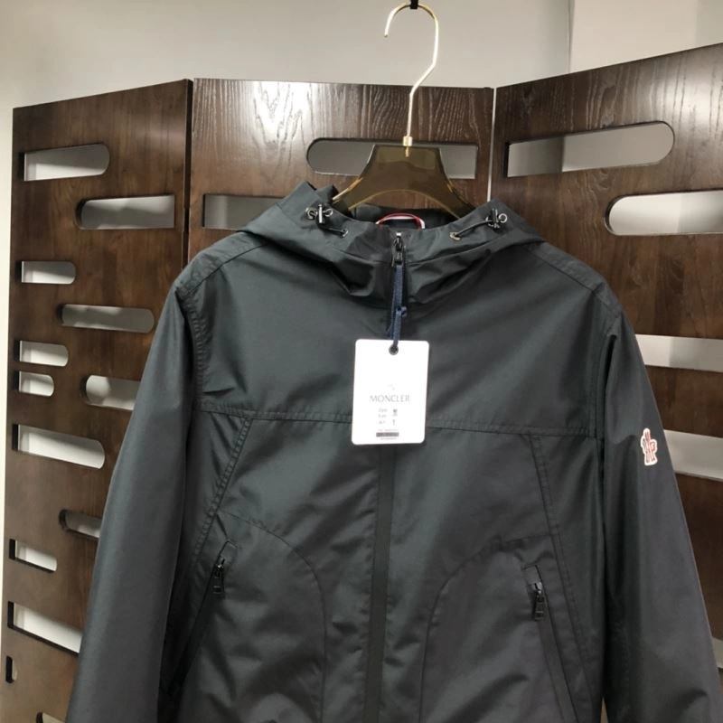Moncler Outwear Breathable 143533