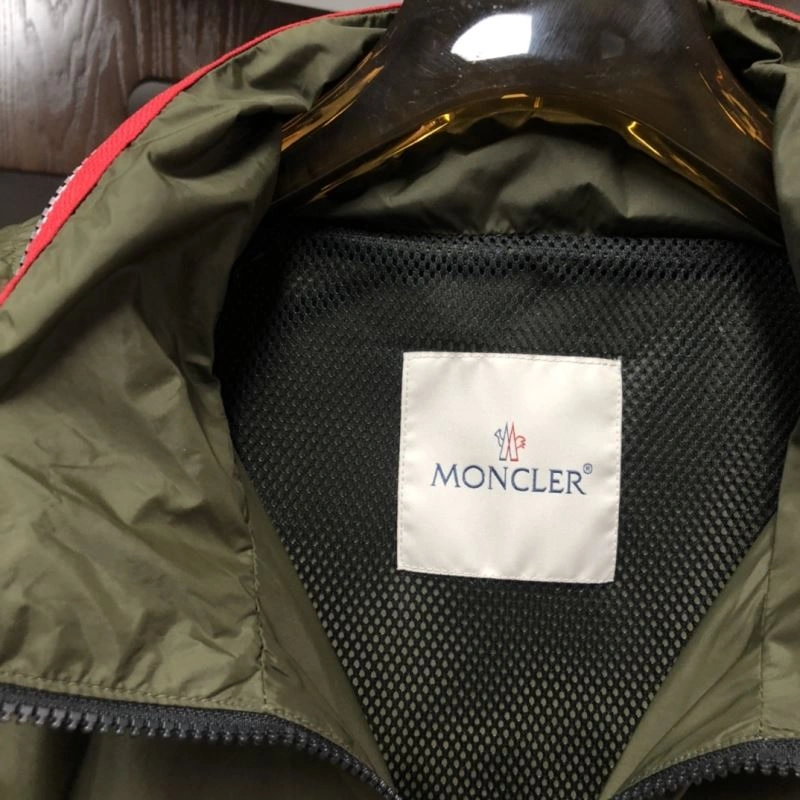 Moncler Outwear Comfortable 143544