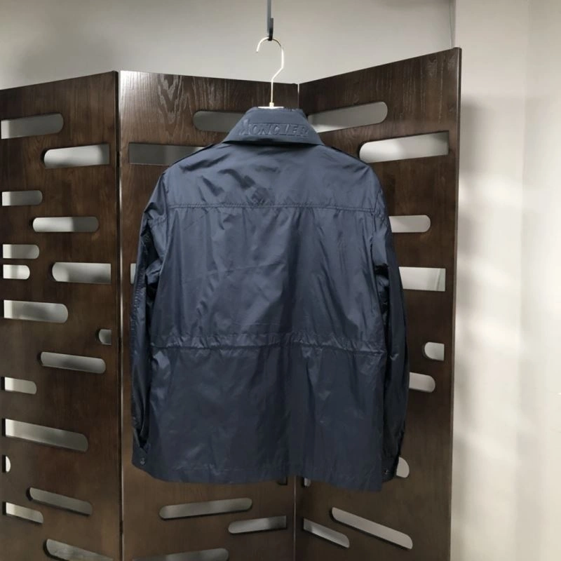 Elegant Moncler Outwear 143552