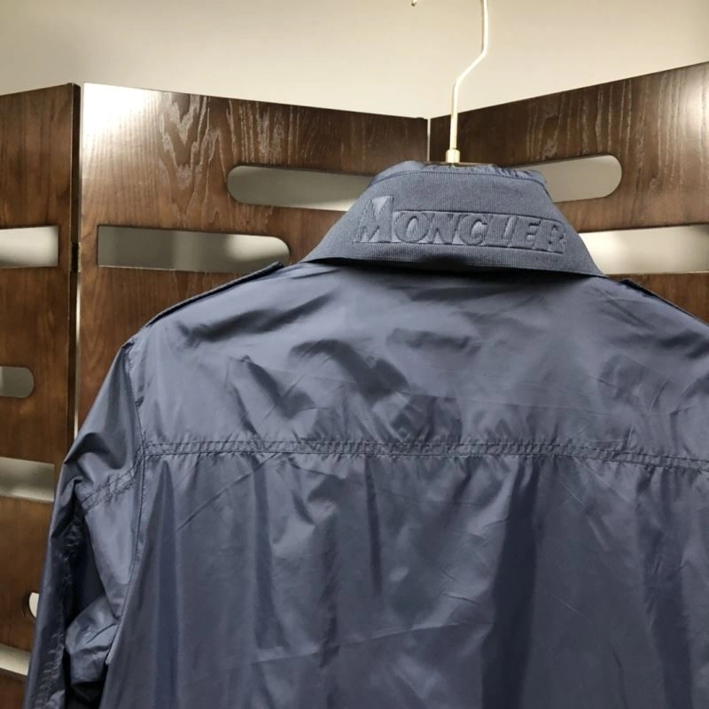 Elegant Moncler Outwear 143552