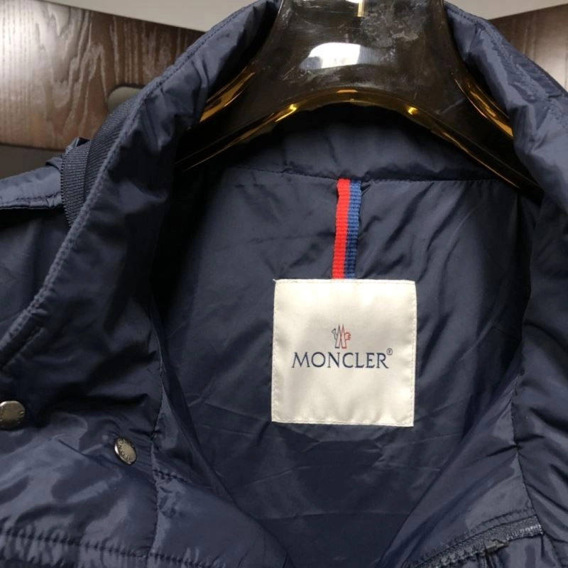 Elegant Moncler Outwear 143552