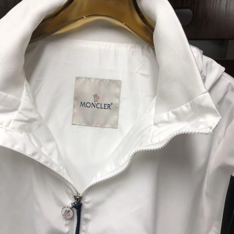 Moncler Outwear Practical 143528