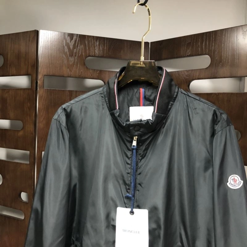 Modern Moncler Outwear 143527