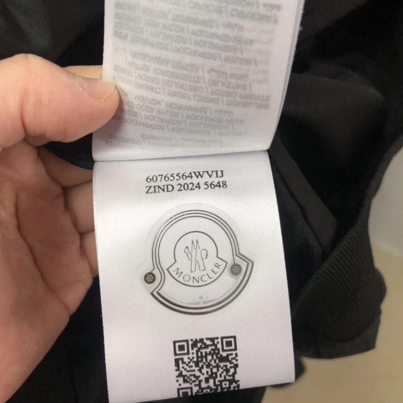 Modern Moncler Outwear 143527