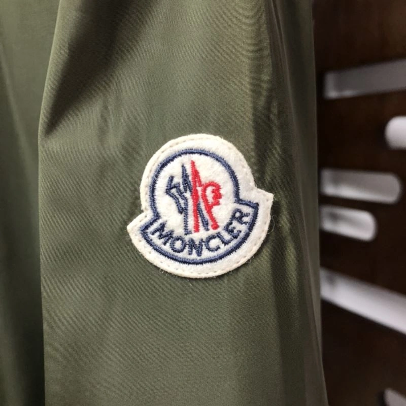 SmoothTexture Moncler Outwear 143526
