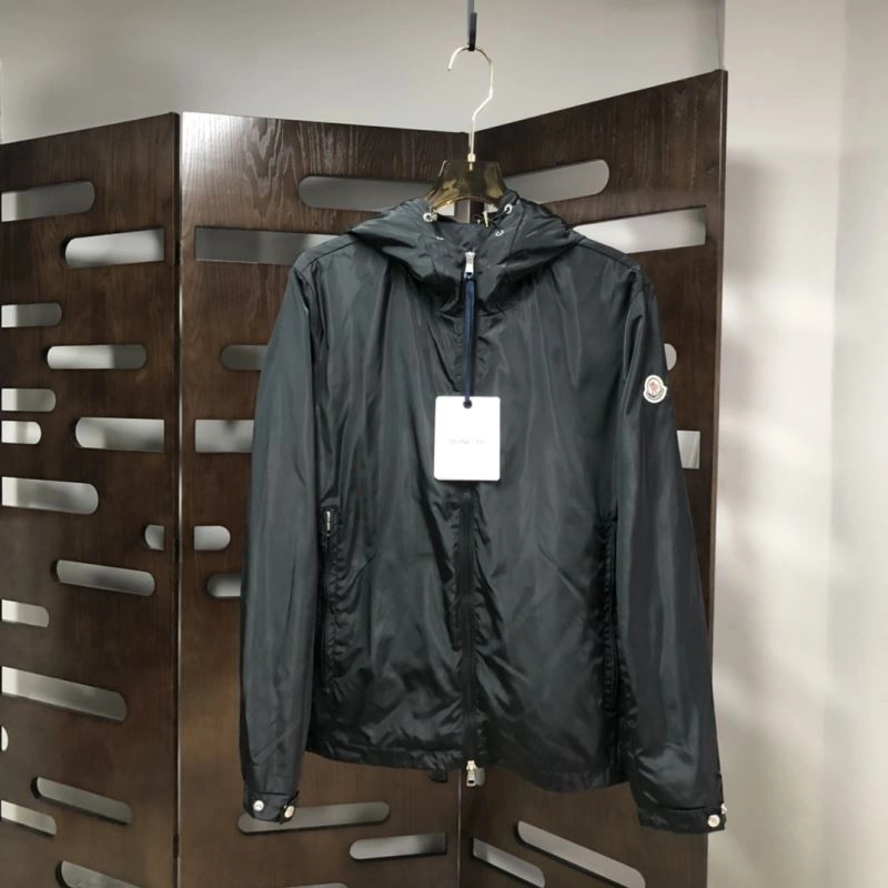 Flexible Moncler Outwear 143525