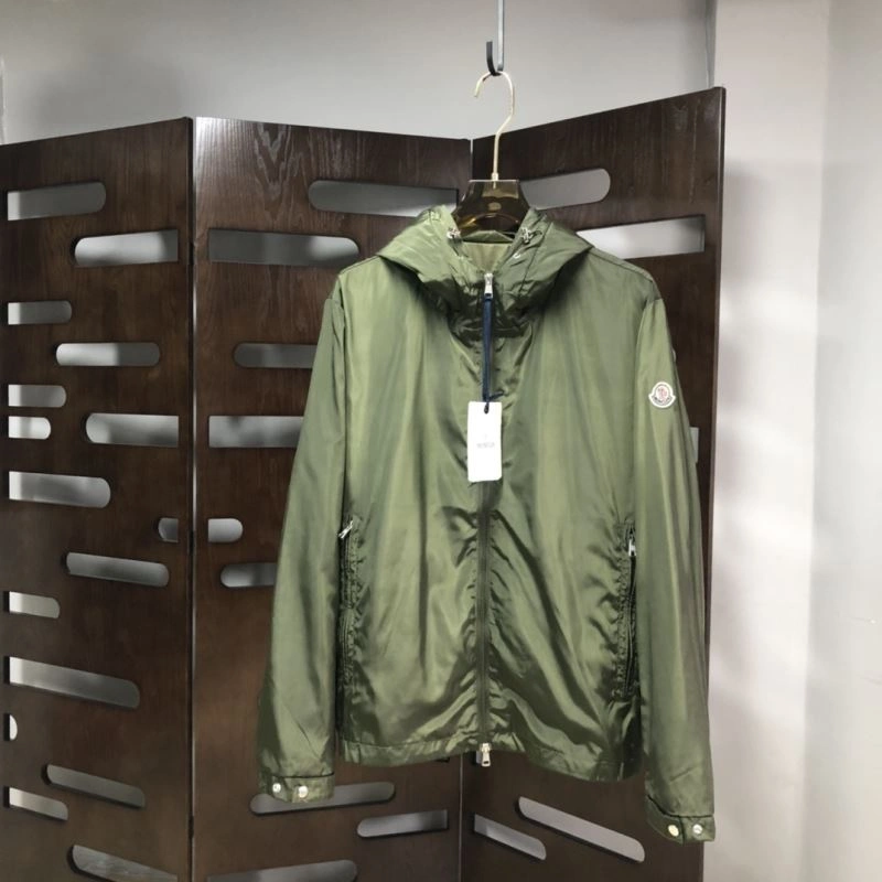 Minimalist Moncler Outwear 143522